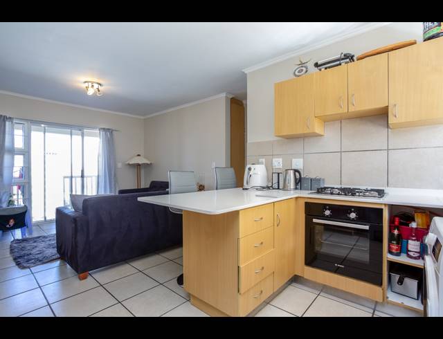 2 BEDROOM APARTMENT FOR SALE IN WYNBERG UPPER